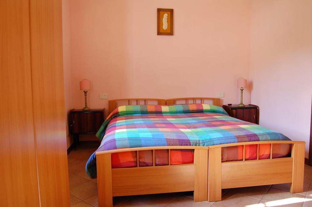 קסטלנובו די גרפניאנה Cottage House Il Palazzetto חדר תמונה
